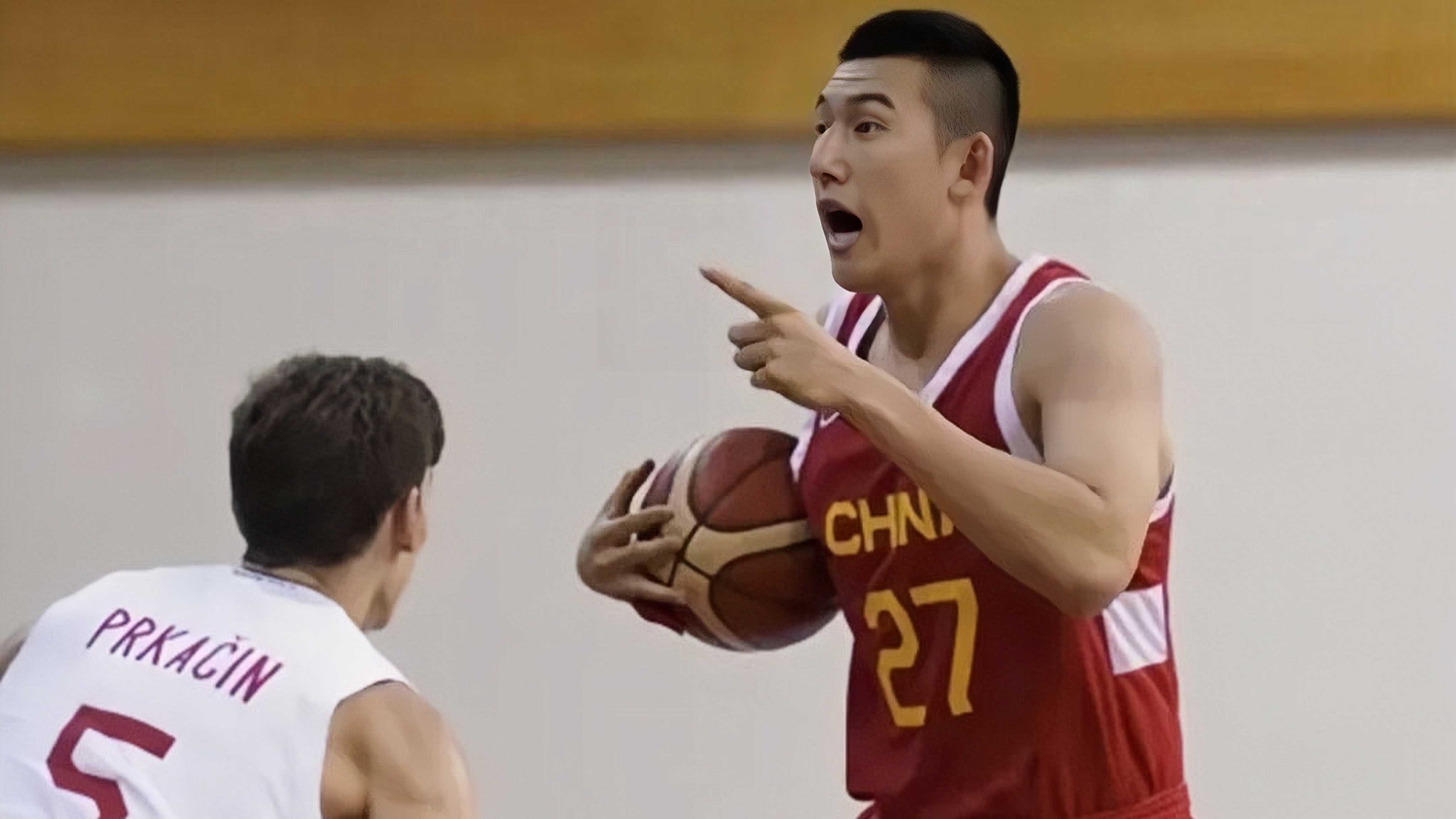 游泳超级杯，燕赵闪电队与江畔玄武队翻盘，阵地战处理得当！重拾自信的夜晚(怀旧老歌打靶归来)