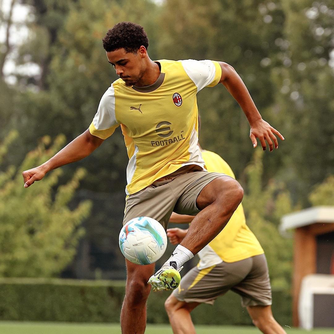 AC米兰迎NBA常规赛关键赛，冲刺阶段篮板制胜，悬念犹存，年轻球员得到机会的简单介绍